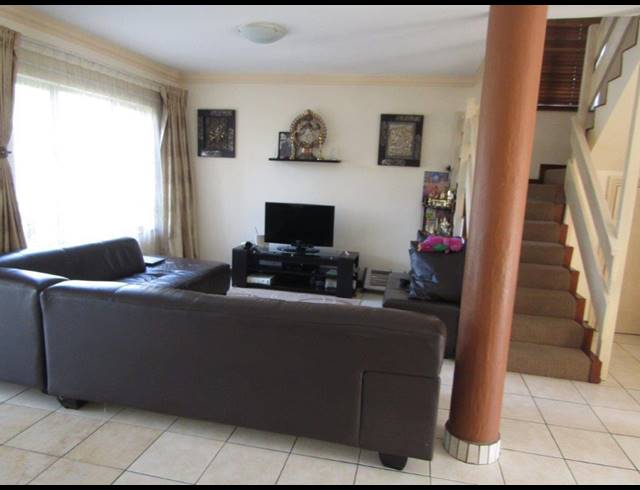 3 BEDROOM DUPLEX TO LET IN CHILTERN HILLS